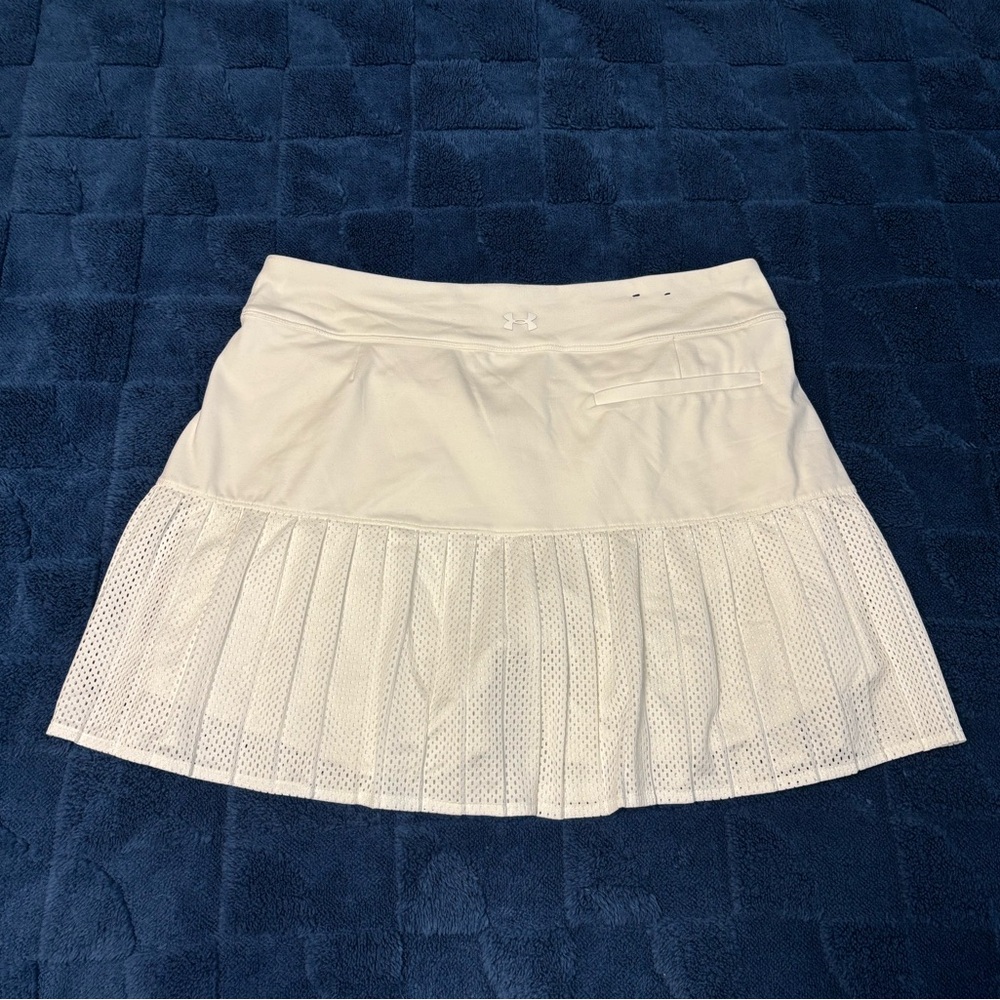 Under Armour Women White Golf Tucked Pleated Active Skort - Picture 6 of 10
